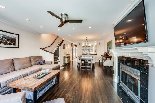 777 Melrose St, Chicago IL 60618-6318 exterior