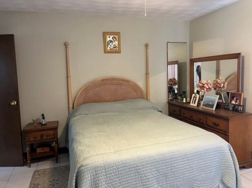 98 Hawkins St, Providence RI 02908-1713 exterior