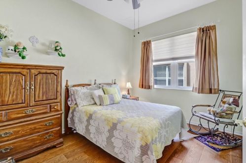 236 Glen Eagle Cir, Naples FL 34104-5715 exterior