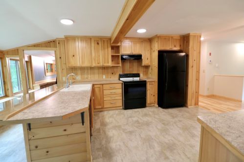 511 Deer Mdw Rd, Concord NH 03303-7806 exterior