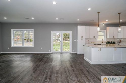 6 Dayton Rd, Edison NJ  08817-4007 exterior