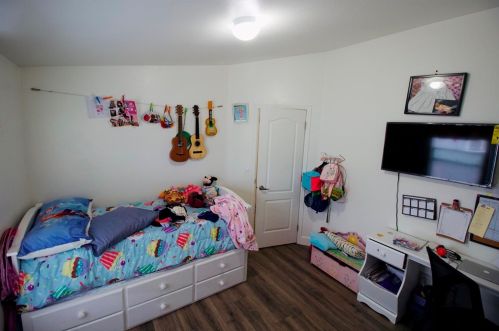 205 Driffill Blvd, Oxnard CA  93030-7465 exterior