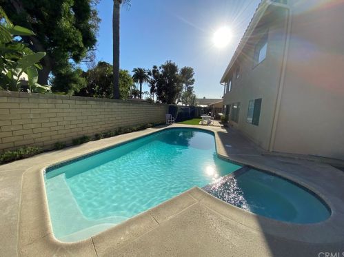 216 Glenwood Ave, Fullerton, CA 92832-1228