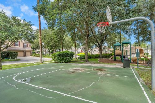 10246 Evergreen Hill Dr, Tampa FL 33647-2944 exterior