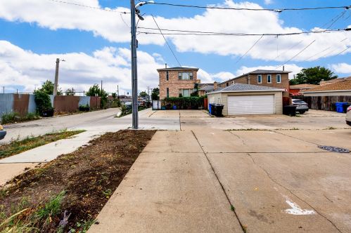 1358 32nd St, Chicago IL 60608-6331 exterior