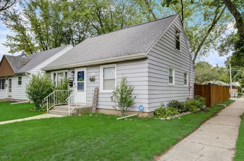 4079 86th St, Milwaukee, WI 53222-1701