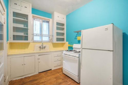 608 Elmwood Pl, Austin TX  78705-3116 exterior