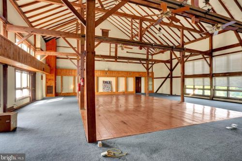 886 Vaughn Rd, Pottstown PA exterior