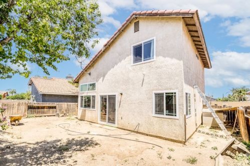 613 Citrus Ave, Perris CA  92571-3850 exterior