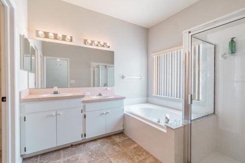 8814 Cypress Hammock Dr, Tampa FL  33614-8100 exterior