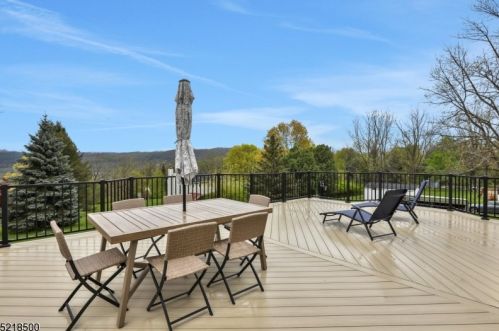 71 Edsall Dr, Wantage, NJ 07461