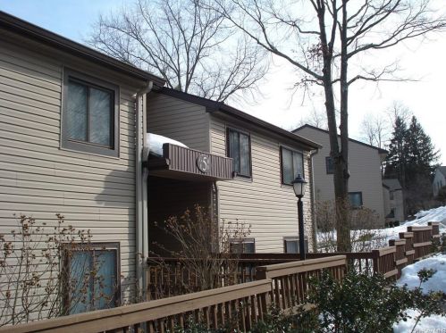 5 Downing Pl, Poughkeepsie, NY 12603-3640