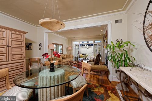 120 Queen St, Alexandria VA 22314-2610 exterior