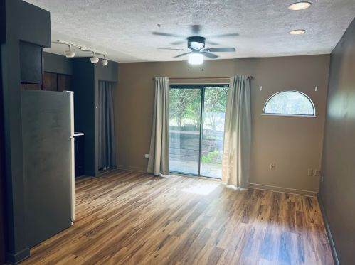 3277 Kennett Sq, Pittsburgh PA  15213-4211 exterior