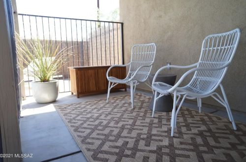 449 Lester St, Tucson AZ 85705-8923 exterior