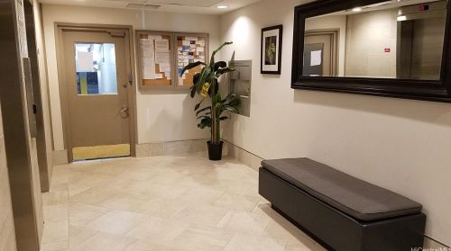 1925 Kalakaua Ave, Honolulu HI  96815-1827 exterior