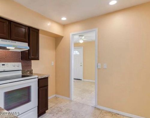 3140 Alvarado Rd, Phoenix AZ 85009-2435 exterior