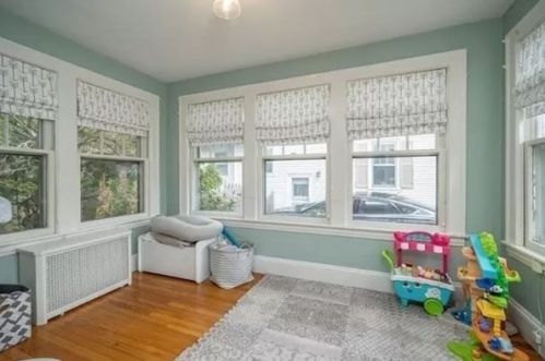 132 Maple Rd, Springfield MA 01106-3104 exterior