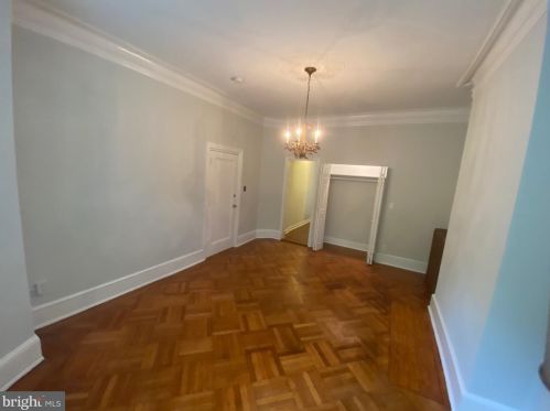 2509 Cliffbourne Pl, Washington DC  20009-1578 exterior