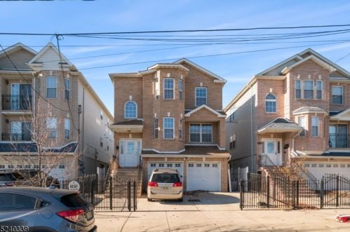 140 Manchester Pl, Newark NJ  07104-1721 exterior