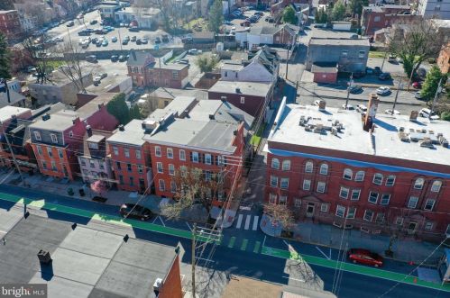 126 Walnut St, Lancaster PA 17602-5043 exterior