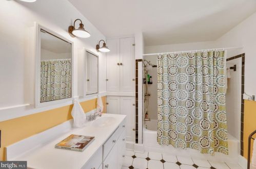 14 Glendale Ave, Alexandria VA 22301-2403 exterior