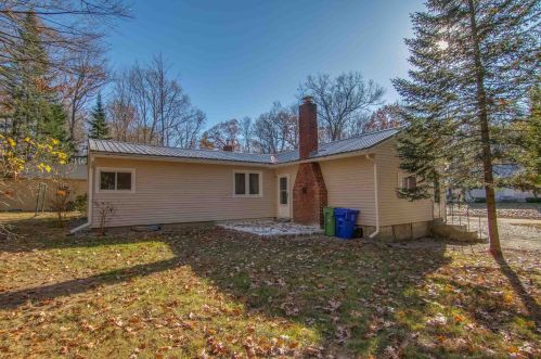 11 Bow Bog Rd, Concord NH 03304-4001 exterior