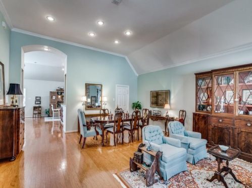 7123 Elm Creek Ln, Dallas TX  75252-2770 exterior