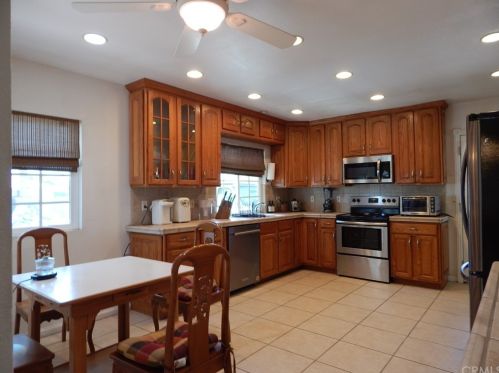 1118 Lee Ave, Fullerton CA 92833-4014 exterior