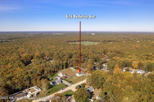 626 Berkeley Ave, Berkeley Township NJ 08721-3703 exterior