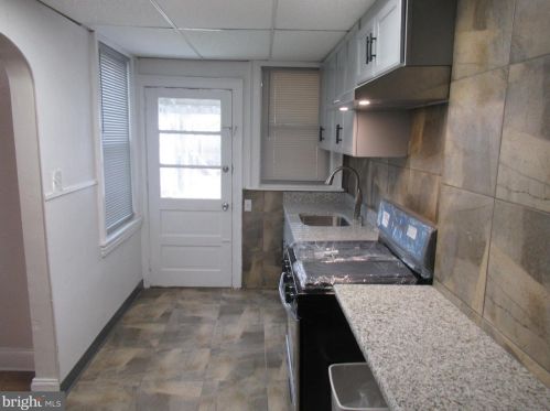 966 Niagara Rd, Camden NJ 08104-2860 exterior