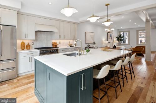 1613 Capitol St, Washington DC  20003-1620 exterior