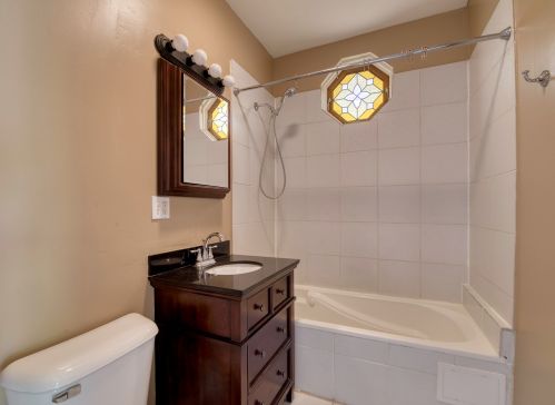 3519 Ravenswood Ave, Chicago IL 60640-4409 exterior