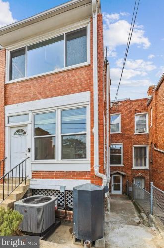 608 Columbia Rd, Washington DC 20001-2905 exterior