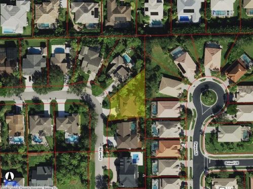 558 Corbel Dr, Naples, FL 34110-1104