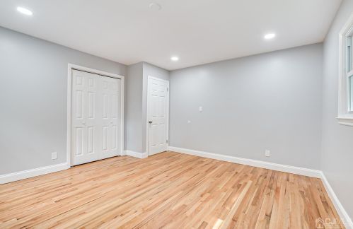 53 Fairmount Ave, Edison NJ  08820-2032 exterior