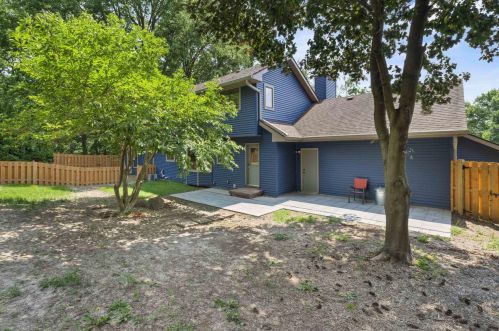 6218 Old Middleton Rd, Madison WI  53705-1040 exterior