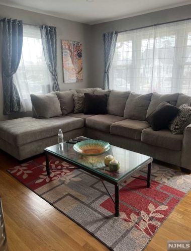 86 Bloomfield Ave, Edison NJ  08837-3324 exterior