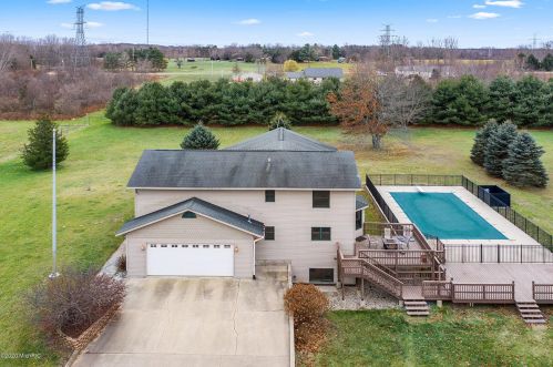 2730 60 St, Fennville MI 49408-9414 exterior