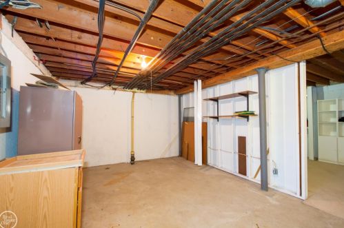 1236 Marseille Ct, Rochester MI 48307-3035 exterior