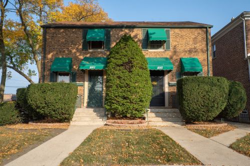 8003 Artesian Ave, Chicago, IL 60652-2819