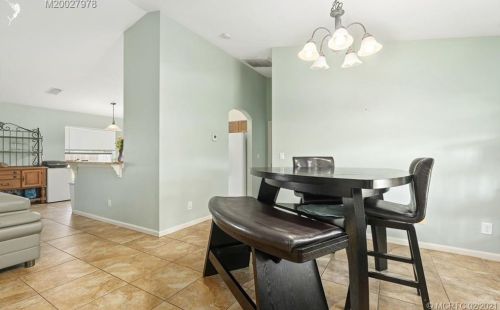 2390 Beechwood Ter, Fort Pierce FL 34952-7302 exterior