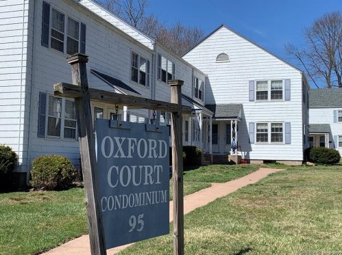 95 Middle Tpke, Manchester CT  06040-4050 exterior