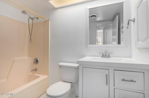 16051 25th Dr, Phoenix AZ  85023-4138 exterior