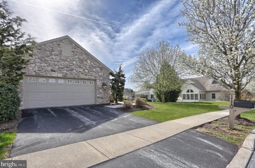 1110 Cord Dr, Hummelstown PA 17036-6815 exterior