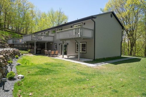 451 Storms Rd, Valley Cottage NY 10989-1215 exterior