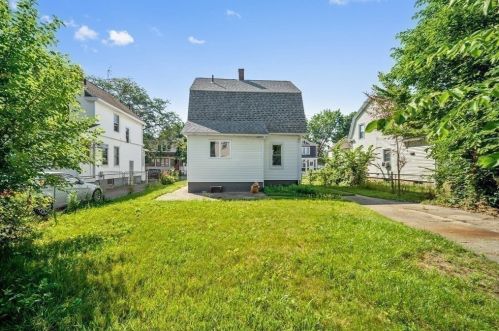 124 Wait St, Springfield MA  01104-1942 exterior