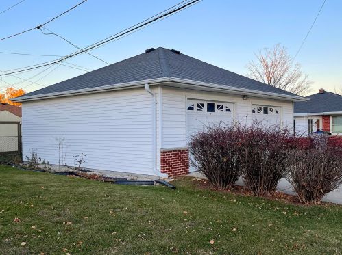 7100 Verona Ct, Milwaukee WI 53219-3932 exterior