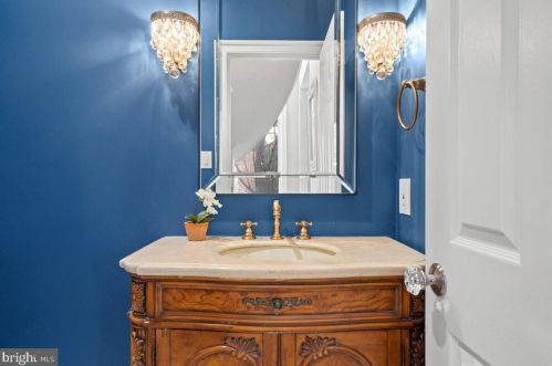 1544 Hampton Hill Cir, Mc Lean VA  22101-6021 exterior