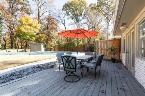 2519 Clairmont Rd, Atlanta GA 30329-2713 exterior